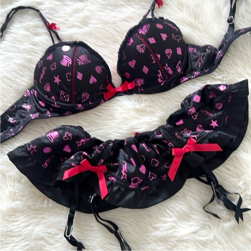 Victoria’s Secret Magician Bra Panty Set